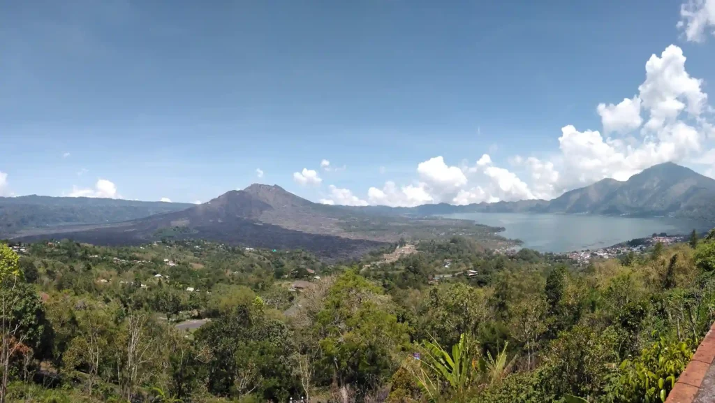 Batur Mountain Kintamani (Source: Wikimedia Commons)